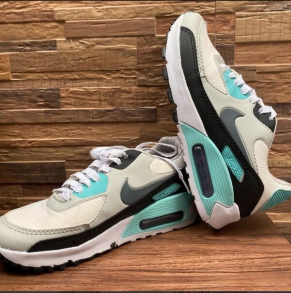 Tênis Nike Air Max 90, verde água
