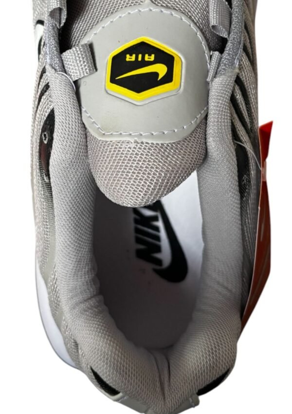 Tênis Nike Tn, cinza - Imagen 3