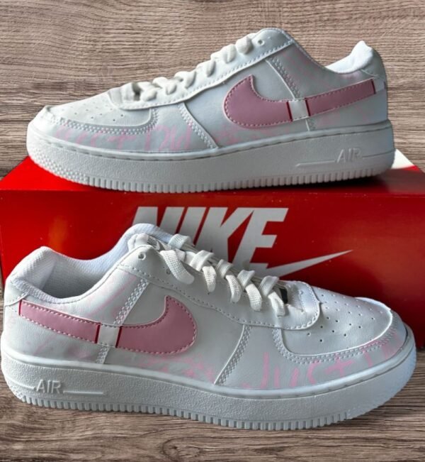 Tênis Nike Air grafite, branco e rosa